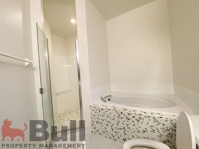 Building Photo - 596 Neumann Village Ct