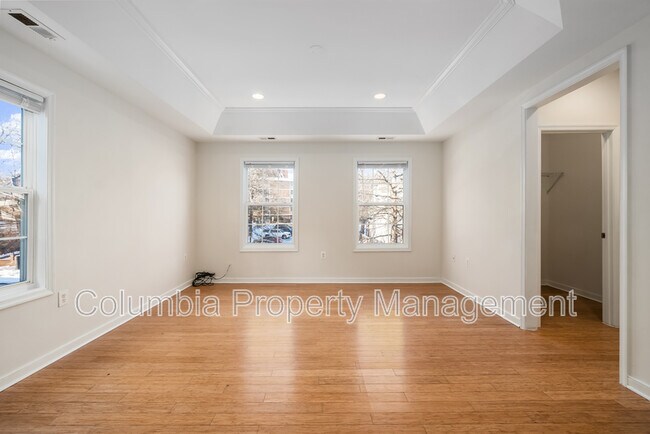 Building Photo - 2421 Franklin St NE