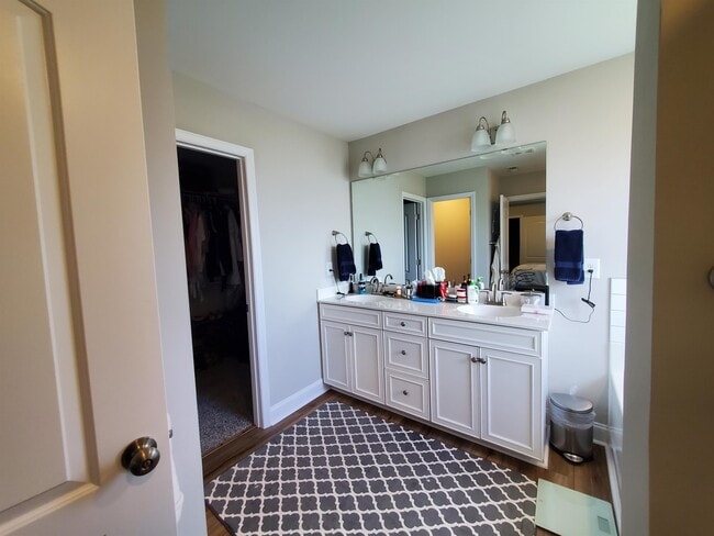 Building Photo - 106 Ridge Cove Ln