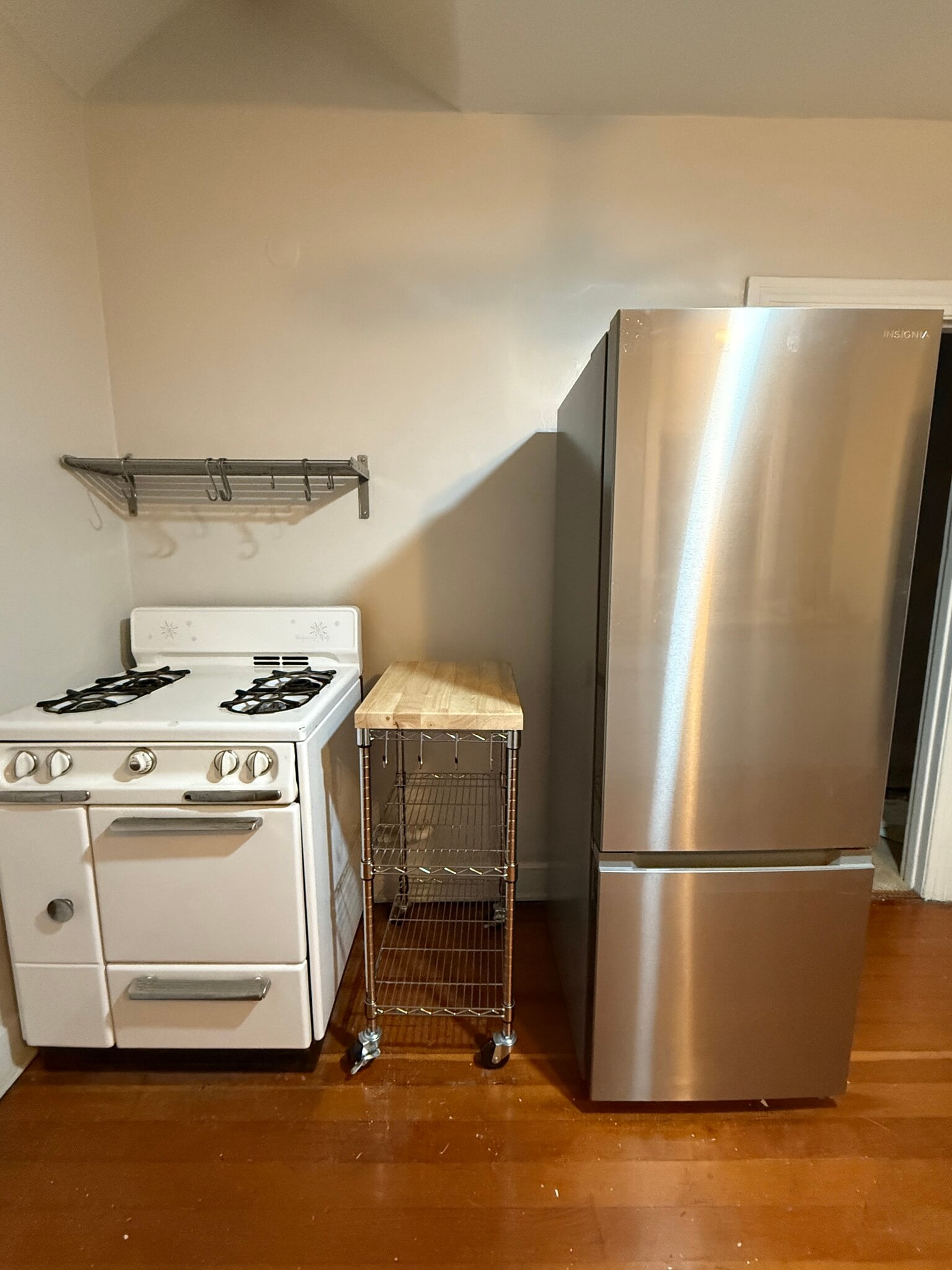 Building Photo - 1137 Keniston Ave