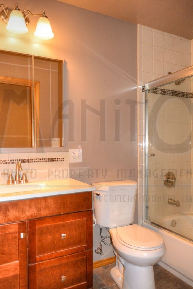 Building Photo - **COMING SOON** Spacious Wandermere Area Home