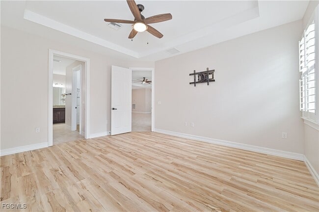 Building Photo - 2852 Royal Gardens Ave