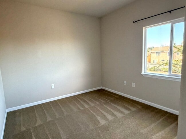 Building Photo - Beautiful Home Ready for Rent!