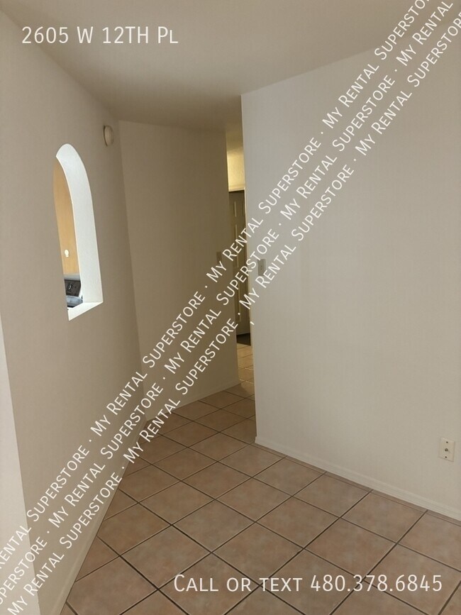 Building Photo - 2605 W 12th Pl