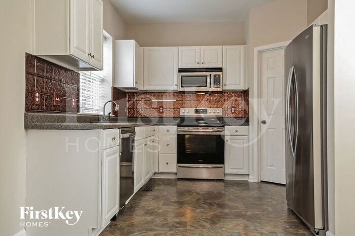 Building Photo - 3900 Gisbourne Dr