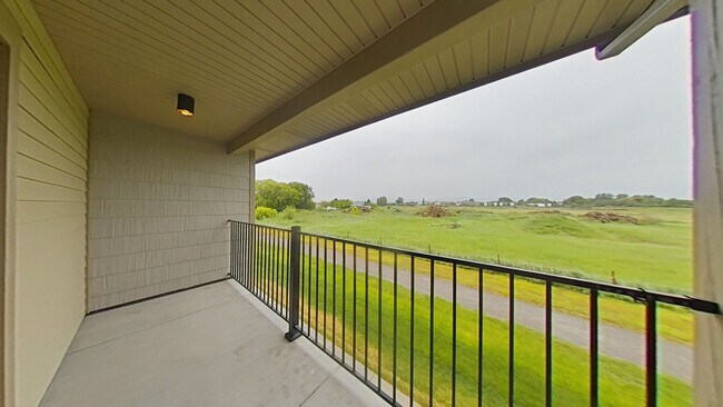 Building Photo - Stunning 3-bedroom, 2.5-bathroom condo with attached 2 stall garage!