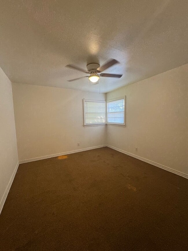 Building Photo - Located in Avondale 2bedrooms 1bathroom
