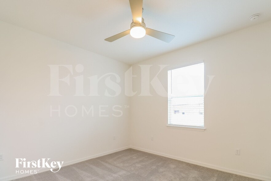 Building Photo - 121 Windsor Reserve Dr