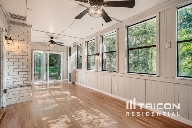 Building Photo - 5547 Stoneybrook Ct SE