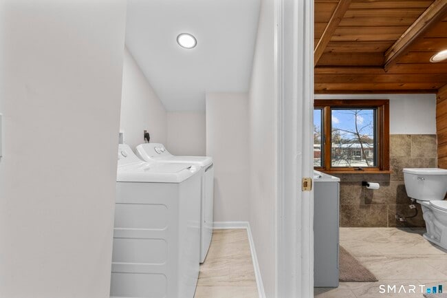 Building Photo - 33 Douglas Ave