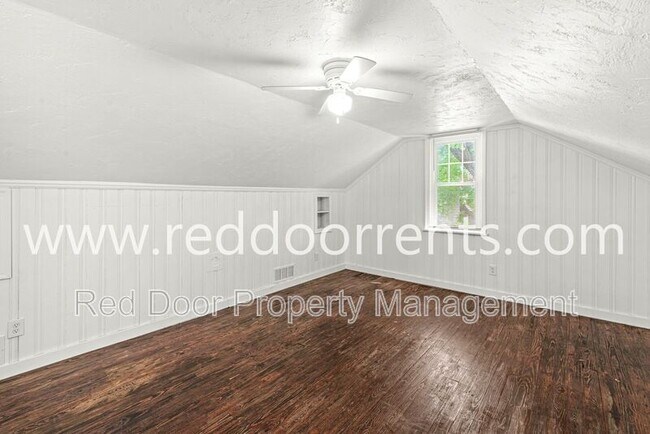 Building Photo - 957 Woodhill Dr