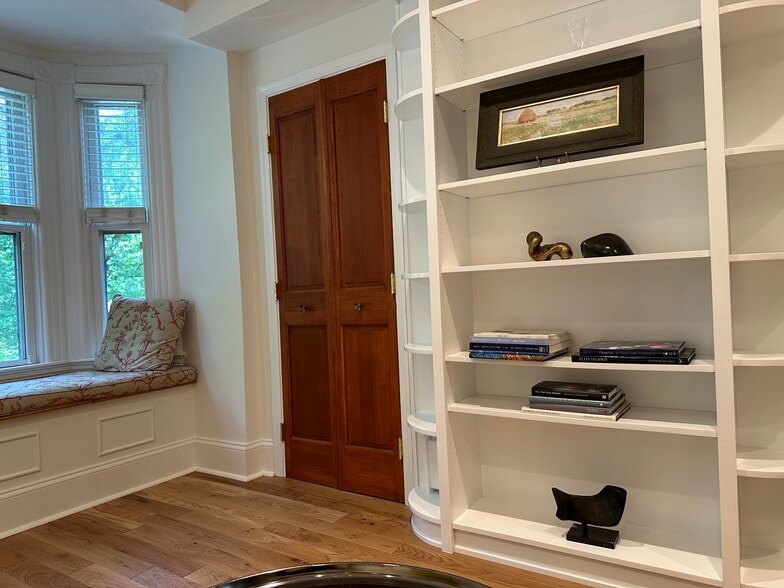 small office or closet - 3042 R St NW