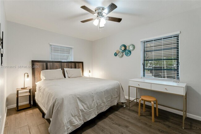 Building Photo - 6531 SW 57th Pl