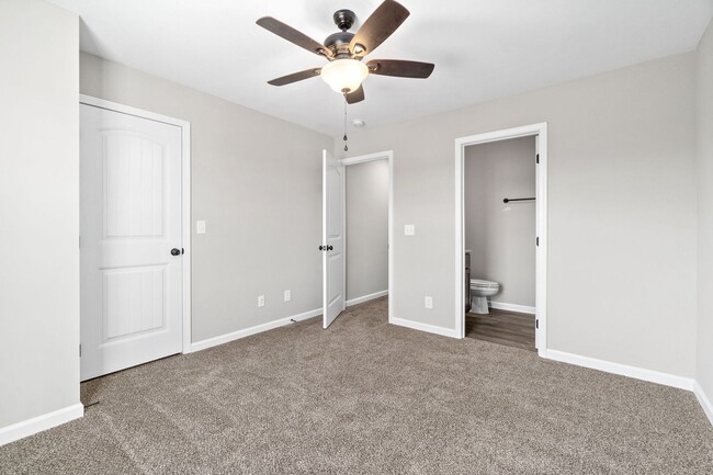 Building Photo - 499 Palmer Dr