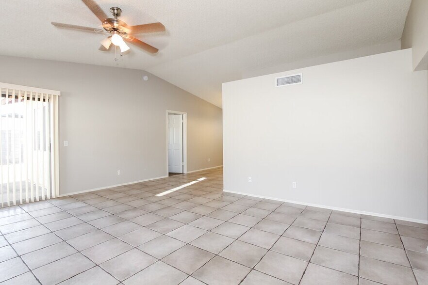 Building Photo - 4713 W Menadota Dr