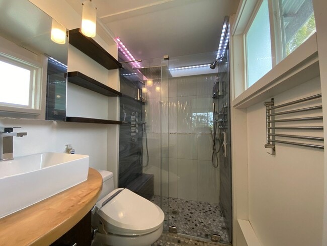 Building Photo - Private Hideaway on 1 Acre -Hawaiian Paradise Park