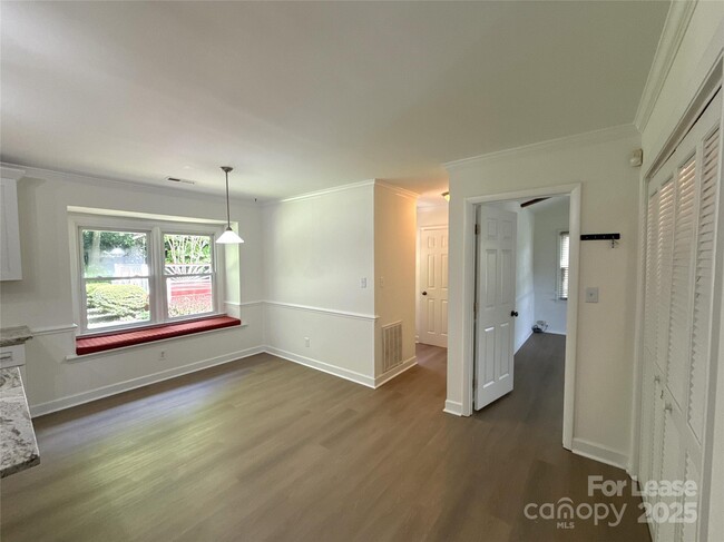 Building Photo - 9909 Elm Creek Ln