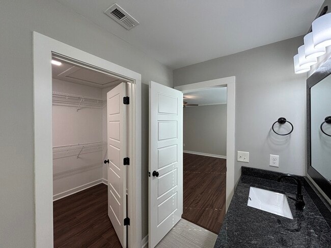 Building Photo - 510 Marlboro Ave