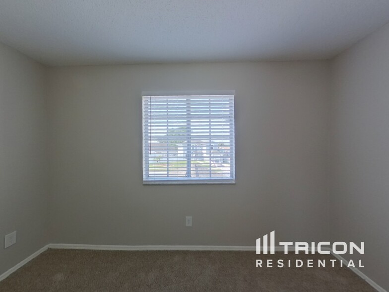 Building Photo - 3257 Brewster Dr