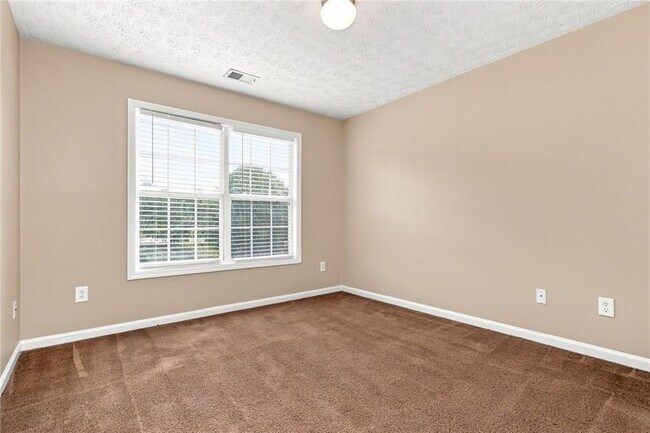 Building Photo - 75 Greenland Dr