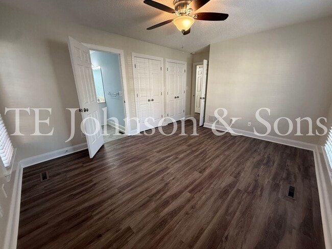 Building Photo - Spacious 3BR Home with Vaulted Ceilings, Gas Logs & Two Car Garage in Winston-Salem