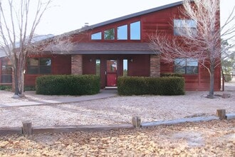 Building Photo - 2550 Love Ln