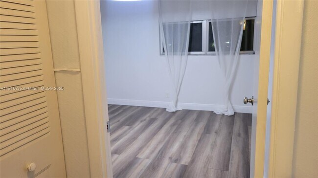 Building Photo - 3841 Environ Blvd