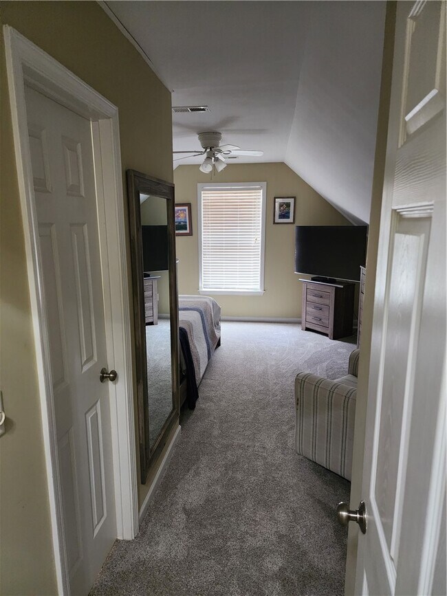 Building Photo - 1315 Stillwater Dr