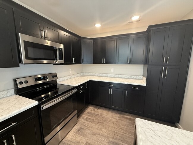 Building Photo - 211 Terrace Dr