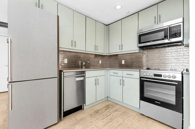 Building Photo - 531 W 159th St
