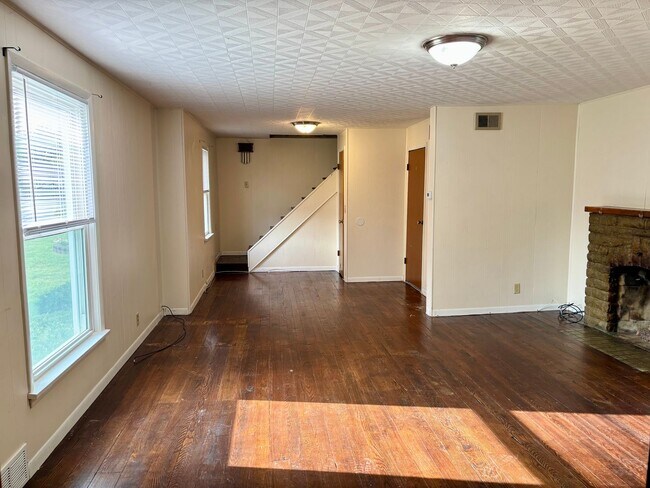 Building Photo - Spacious 2-bed, 1-bath house in Bluffton!