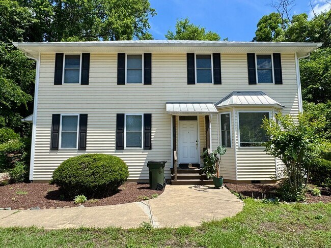 Building Photo - 100 Umstead Dr