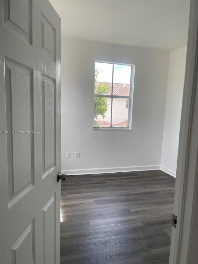Building Photo - 24532 SW 110th Ave