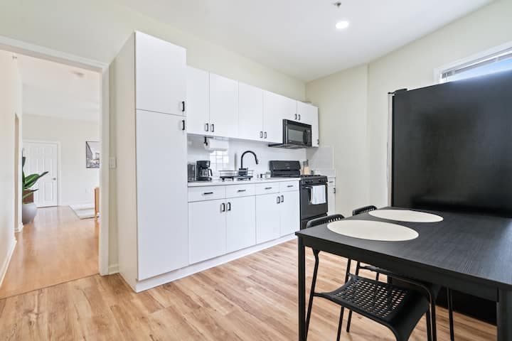 Building Photo - 1626 Union Turnpike