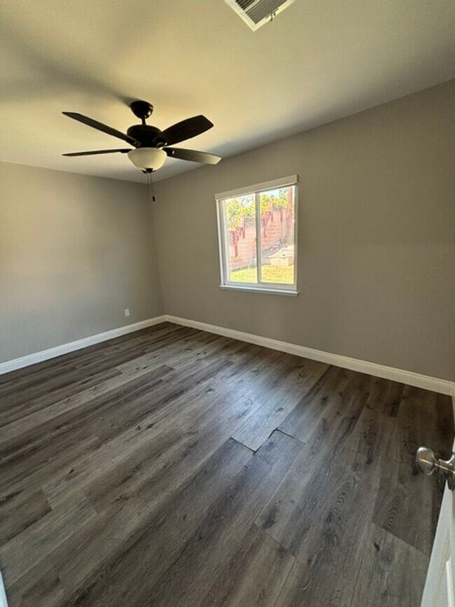 Building Photo - 16025 Pescados Dr