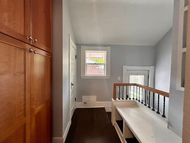 Building Photo - $0 DEPOSIT OPTION. 3BED/2BATH CHARMING HOM...