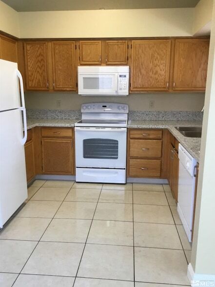 Building Photo - 6950 Forsythia Way