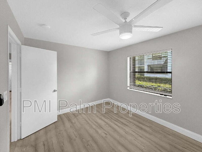 Building Photo - 1291 SE Parkview Pl