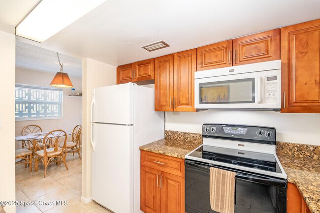 Building Photo - 4800 Ocean Beach Blvd