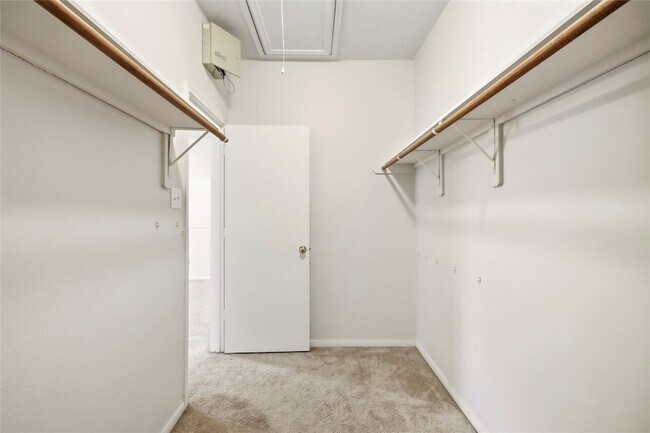 Building Photo - 914 Colewick Ct