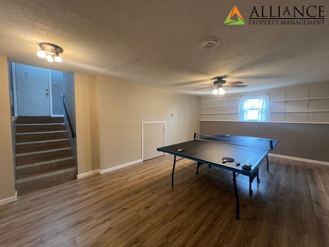 Building Photo - Beautiful Home with Easy Access to Ft. Riley!