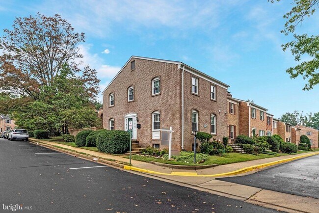 Building Photo - 3150 Hartwick Ln