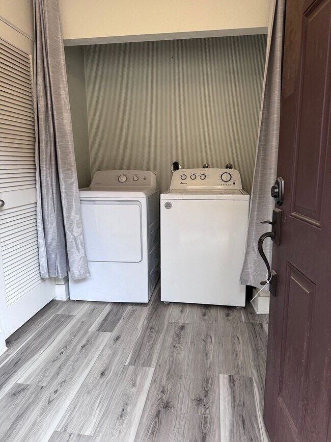 Building Photo - Agoura Hills Townhome | Upgraded + Private 2-Car Garage