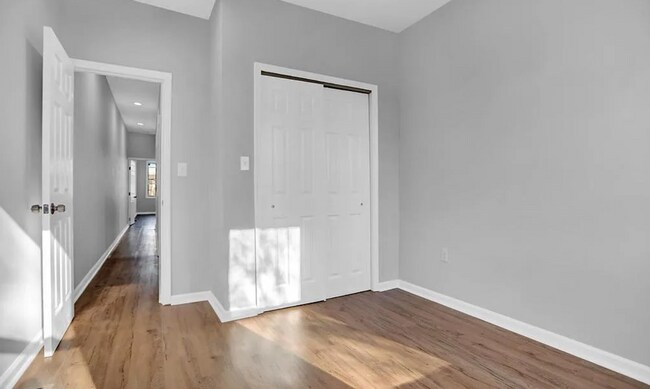 Building Photo - Beautifully Updated Townhome in Prime Location – Move-In Ready!