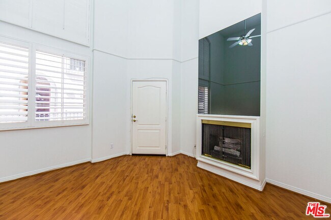 Building Photo - 7120 La Tijera Blvd