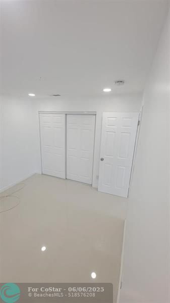 Building Photo - 831 NW 14th Way