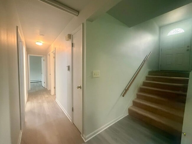 Building Photo - 410/412 S Revena Blvd