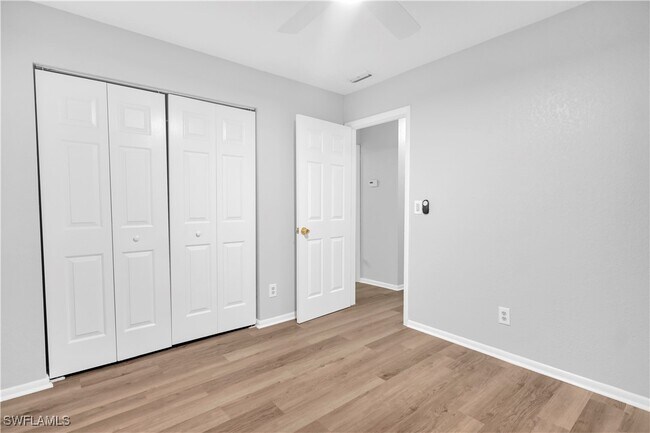 Building Photo - 4627 Bayshore Dr