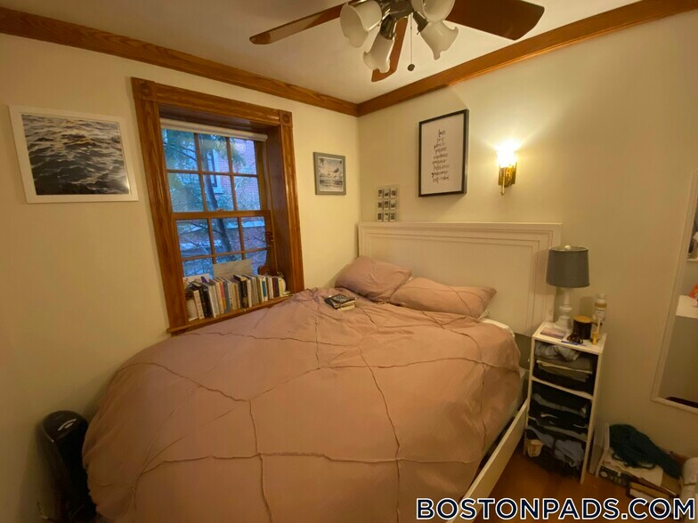 Building Photo - 61 Anderson St