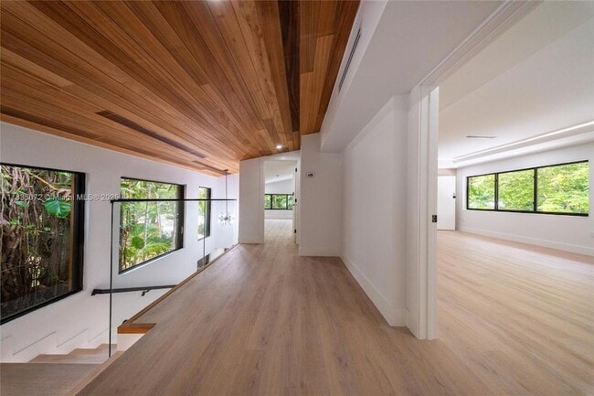 Building Photo - 6525 SW 133rd Dr